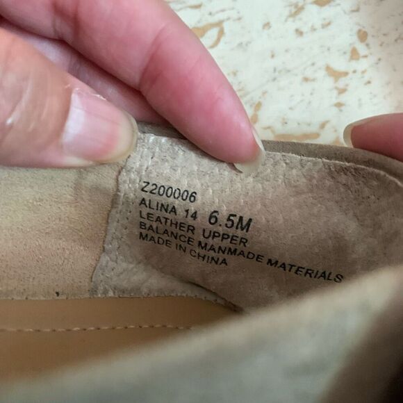 Me too  pointed toe flats size 6.5 - Picture 9 of 11